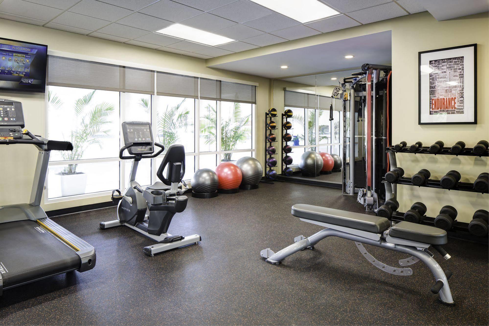 Towneplace Suites By Marriott Charleston Airport/Convention Center North Charleston Bagian luar foto